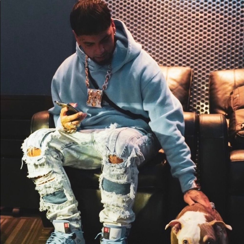 Meet your Posher, Issac